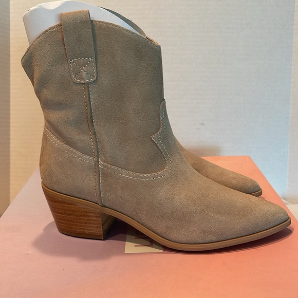 NIB NEW Lisa Vicky Nordstrom Sway-V Taupe Split Suede Western Bootie Women Sz 7M - Picture 4 of 16